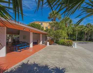 2319 Harbour Oaks Drive - Photo Thumbnail 19