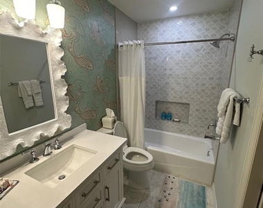 2319 Harbour Oaks Drive - Photo Thumbnail 13