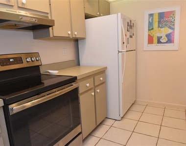 1712 Glenhouse Drive - Photo Thumbnail 2