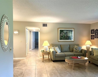 5662 Gardens Drive - Photo Thumbnail 7