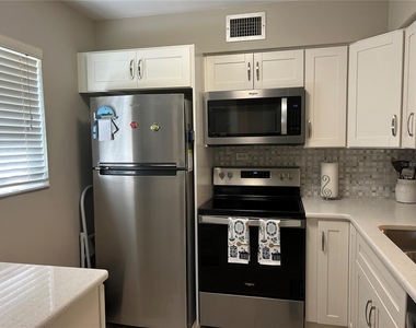 5662 Gardens Drive - Photo Thumbnail 3