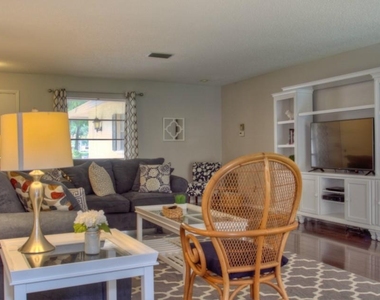 7093 Fairway Bend Lane - Photo Thumbnail 6