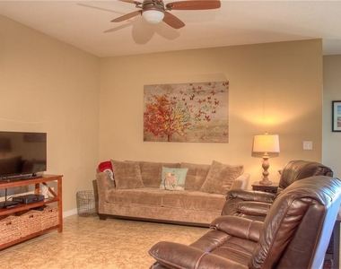 8525 Karpeal Drive - Photo Thumbnail 11