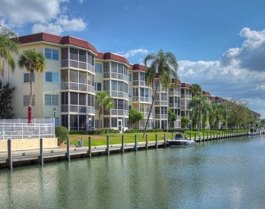 1250 N Portofino Drive - Photo Thumbnail 6