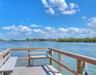 1250 N Portofino Drive - Photo Thumbnail 25