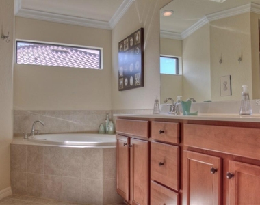 7305 River Hammock Drive - Photo Thumbnail 17