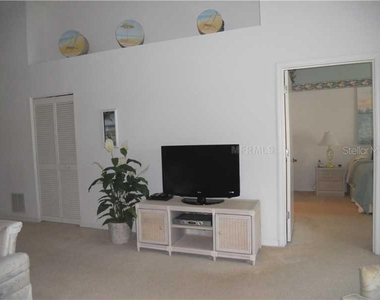 8911 Veranda Way - Photo Thumbnail 7