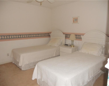 8911 Veranda Way - Photo Thumbnail 11