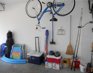 8911 Veranda Way - Photo Thumbnail 15