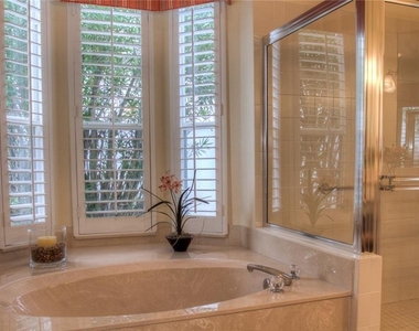 6939 Lennox Place - Photo Thumbnail 13