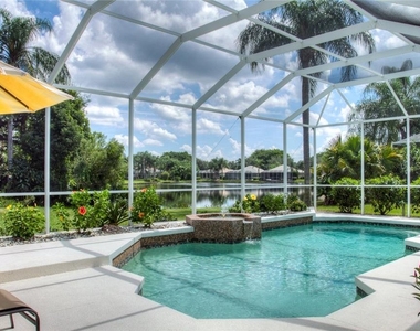 6939 Lennox Place - Photo Thumbnail 3