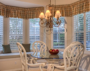 6939 Lennox Place - Photo Thumbnail 10