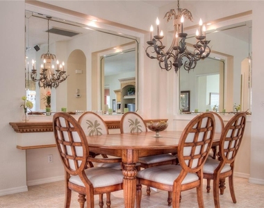 6939 Lennox Place - Photo Thumbnail 7