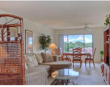 131 Garfield Drive - Photo Thumbnail 2