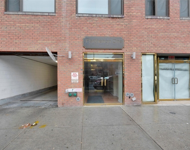 Jamaica Avenue - Photo Thumbnail 20
