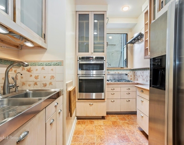 26 E 93rd St - Photo Thumbnail 2