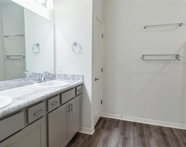 2286 Sunset Way - Photo Thumbnail 15
