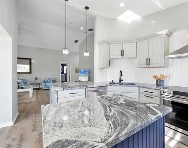 809 Montrose Drive - Photo Thumbnail 8