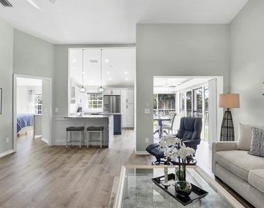 809 Montrose Drive - Photo Thumbnail 13