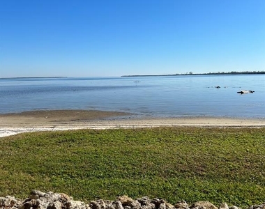 14459 River Beach Drive - Photo Thumbnail 16