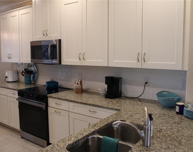 13711 Messina Loop - Photo Thumbnail 3