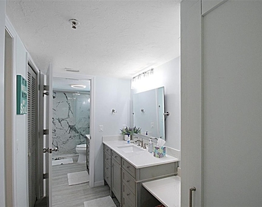 1206 Siesta Bayside Drive - Photo Thumbnail 30
