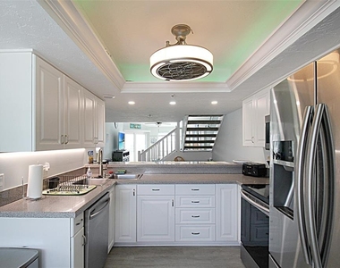 1206 Siesta Bayside Drive - Photo Thumbnail 11
