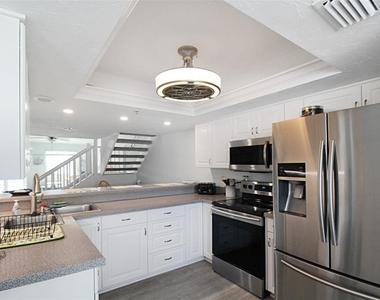 1206 Siesta Bayside Drive - Photo Thumbnail 9
