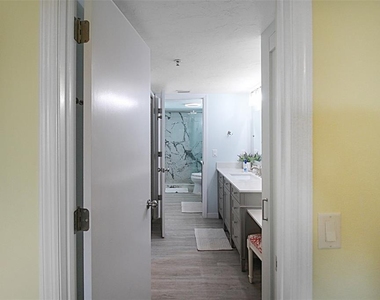 1206 Siesta Bayside Drive - Photo Thumbnail 29