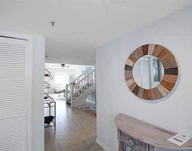 1206 Siesta Bayside Drive - Photo Thumbnail 12
