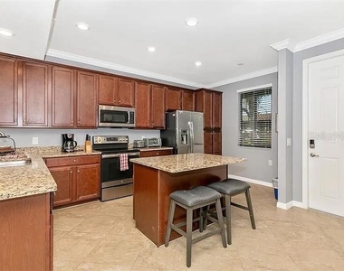 17108 Vardon Terrace - Photo Thumbnail 9