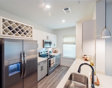 1420 Lakefront Drive - Photo Thumbnail 5