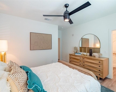 1420 Lakefront Drive - Photo Thumbnail 12