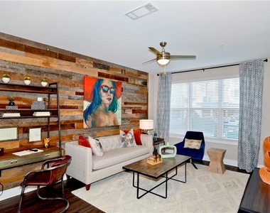 465 Memorial Drive Se - Photo Thumbnail 4