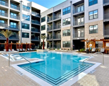 465 Memorial Drive Se - Photo Thumbnail 29