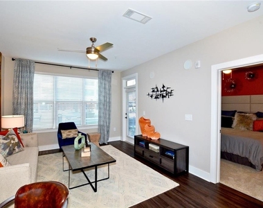 465 Memorial Drive Se - Photo Thumbnail 8