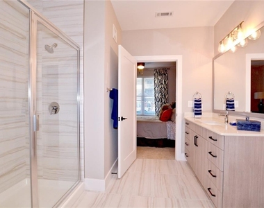 465 Memorial Drive Se - Photo Thumbnail 12