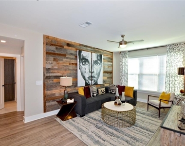 465 Memorial Drive Se - Photo Thumbnail 6
