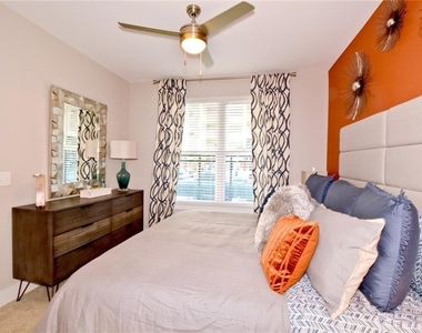 465 Memorial Drive Se - Photo Thumbnail 10