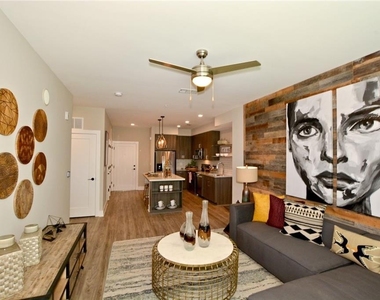 465 Memorial Drive Se - Photo Thumbnail 5