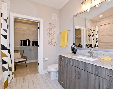 465 Memorial Drive Se - Photo Thumbnail 1