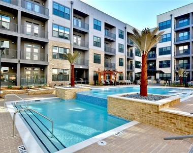 465 Memorial Drive Se - Photo Thumbnail 35