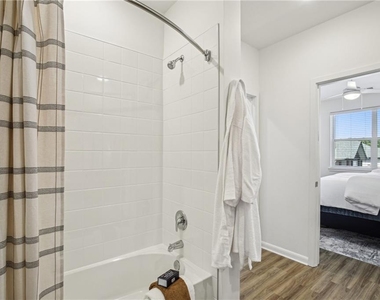 1296 Moreland Avenue Se - Photo Thumbnail 4