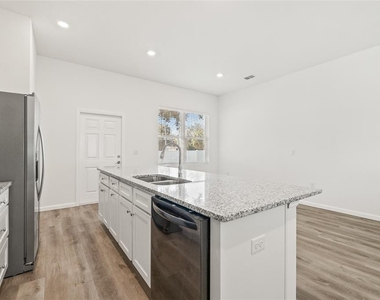 3005 E 17th Avenue - Photo Thumbnail 20