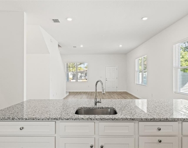 3005 E 17th Avenue - Photo Thumbnail 22