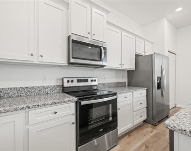3005 E 17th Avenue - Photo Thumbnail 19