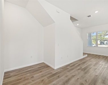 3005 E 17th Avenue - Photo Thumbnail 10