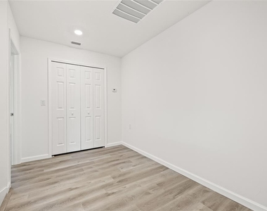 3005 E 17th Avenue - Photo Thumbnail 32