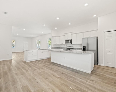 3005 E 17th Avenue - Photo Thumbnail 15