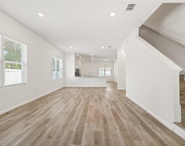 3005 E 17th Avenue - Photo Thumbnail 8